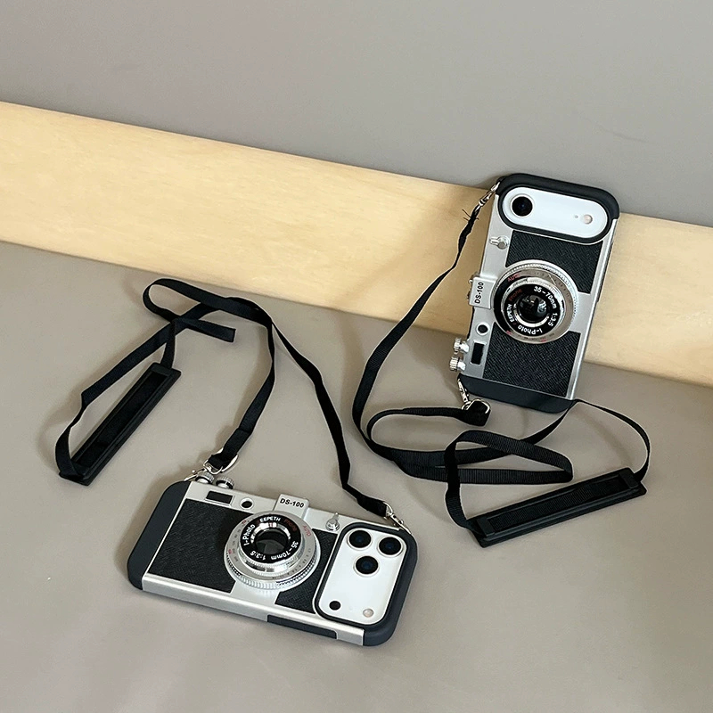 Emily in Paris Vintage Camera  - مراجعة Vintage Item وسعره