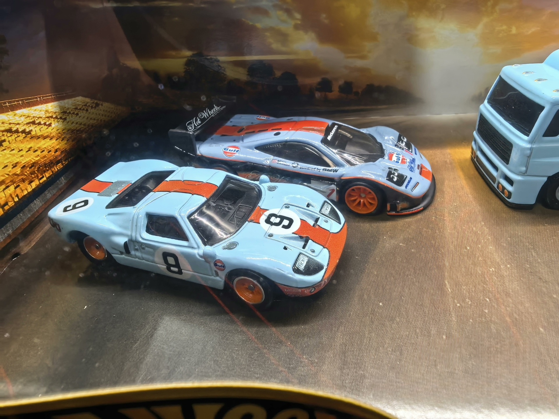 New Hot Wheels Le Mans Garage  - مراجعة Vintage Collectible Hot Wheels وسعره