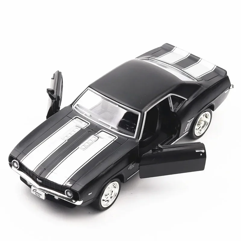 1:36 Chevrolet USA 1969 Camaro - مراجعة Vintage Collectible Toy Cars وسعره