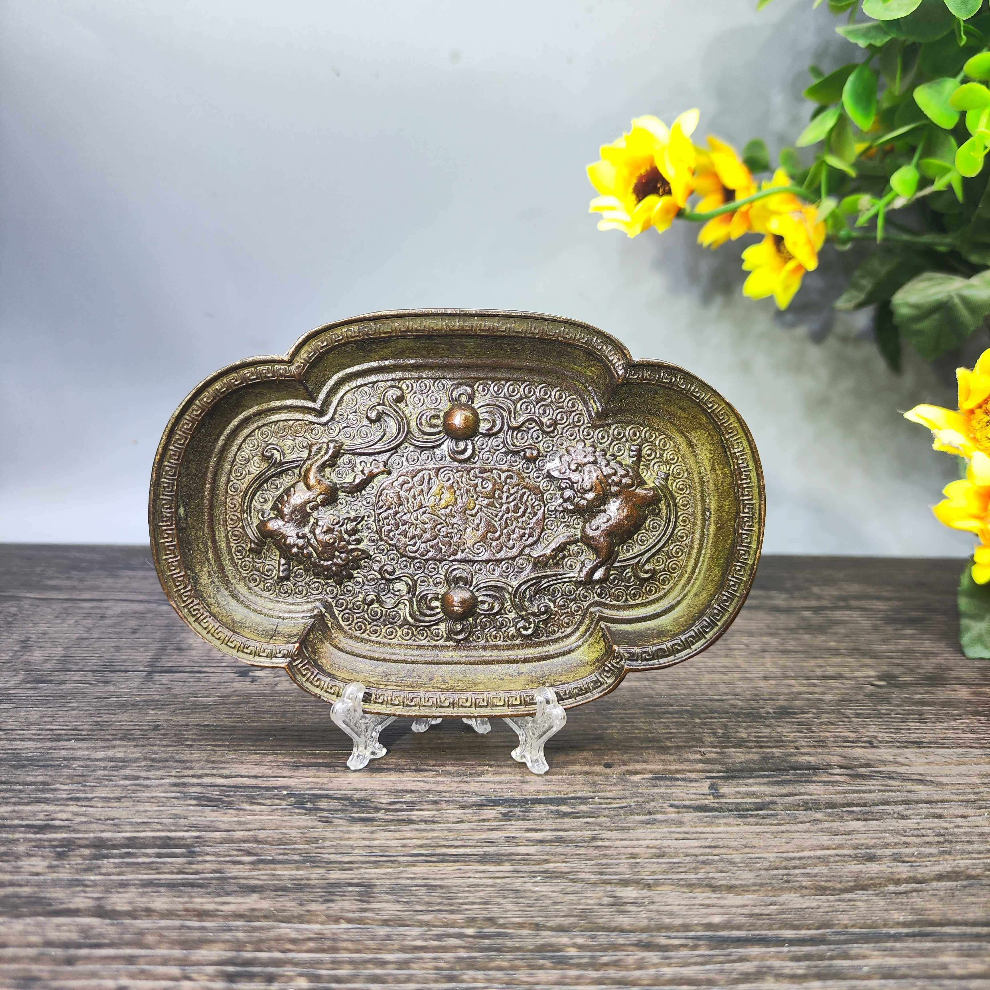 Vintage Brass Lion Playing Bal - مراجعة Vintage Collectible Ashtrays وسعره