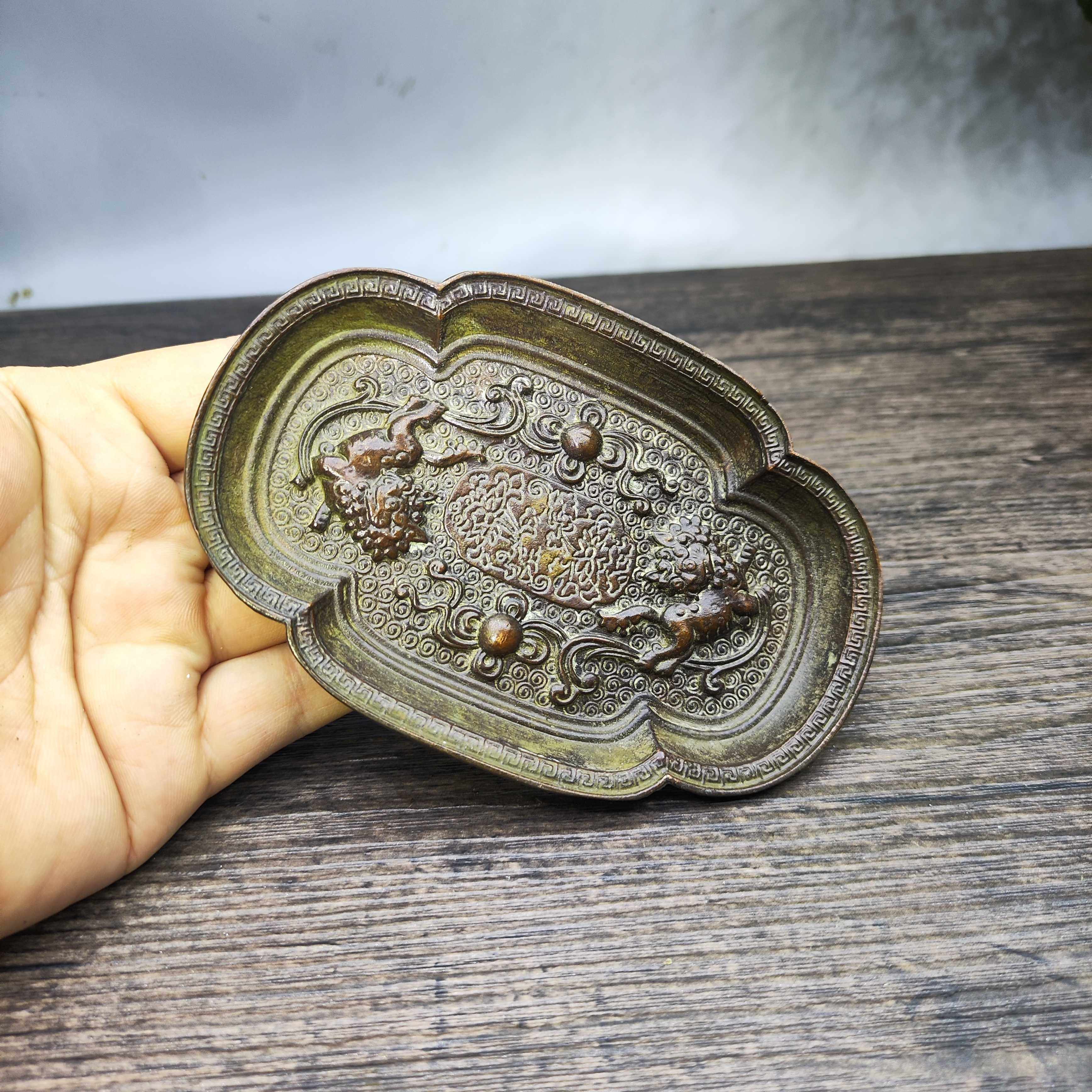 Vintage Brass Lion Playing Bal - مراجعة Vintage Collectible Ashtrays وسعره