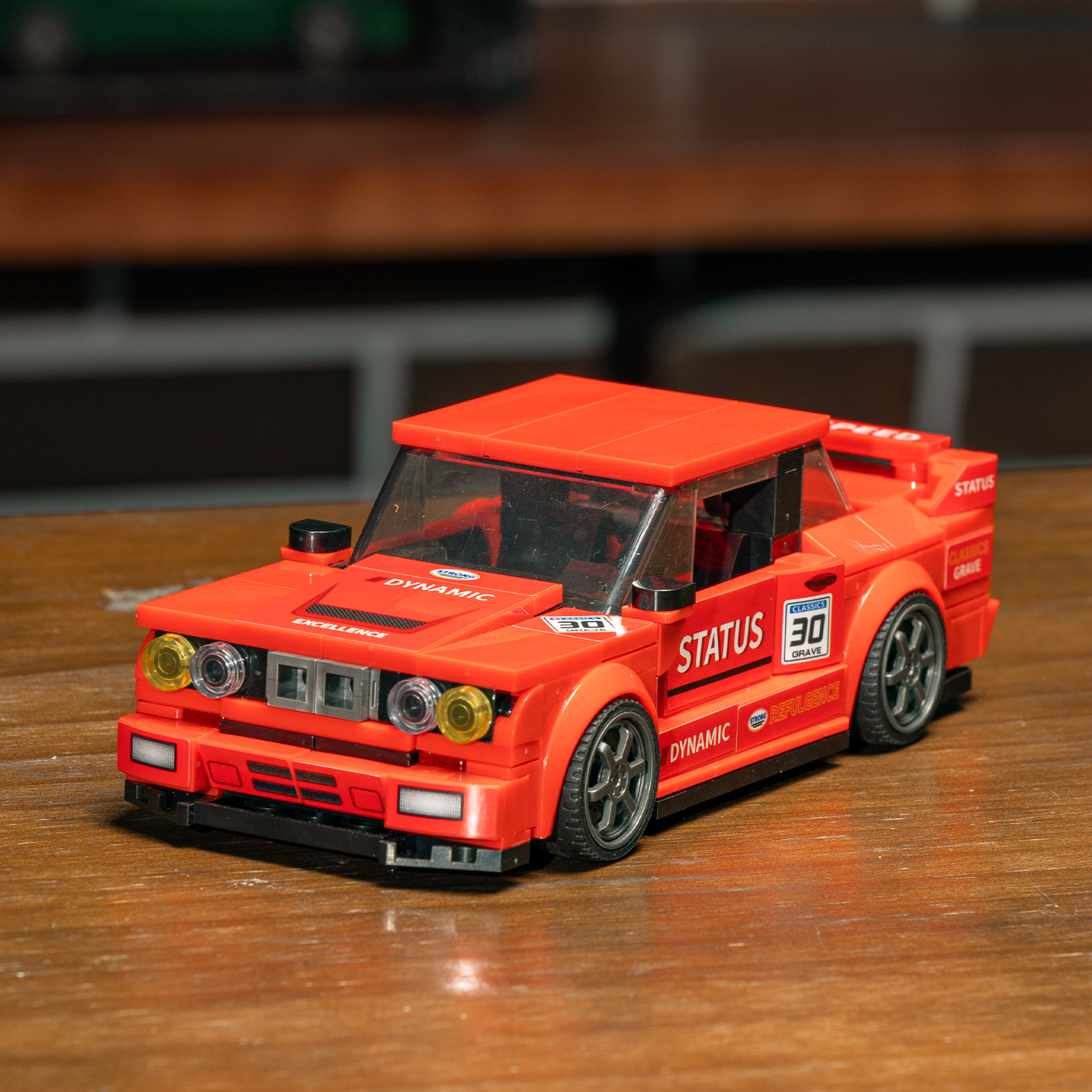 302PCS Red Classic Sports Car  - مراجعة Vintage Collectible Cars وسعره
