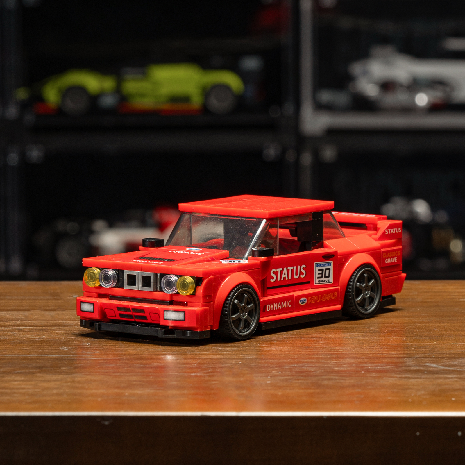302PCS Red Classic Sports Car  - مراجعة Vintage Collectible Cars وسعره
