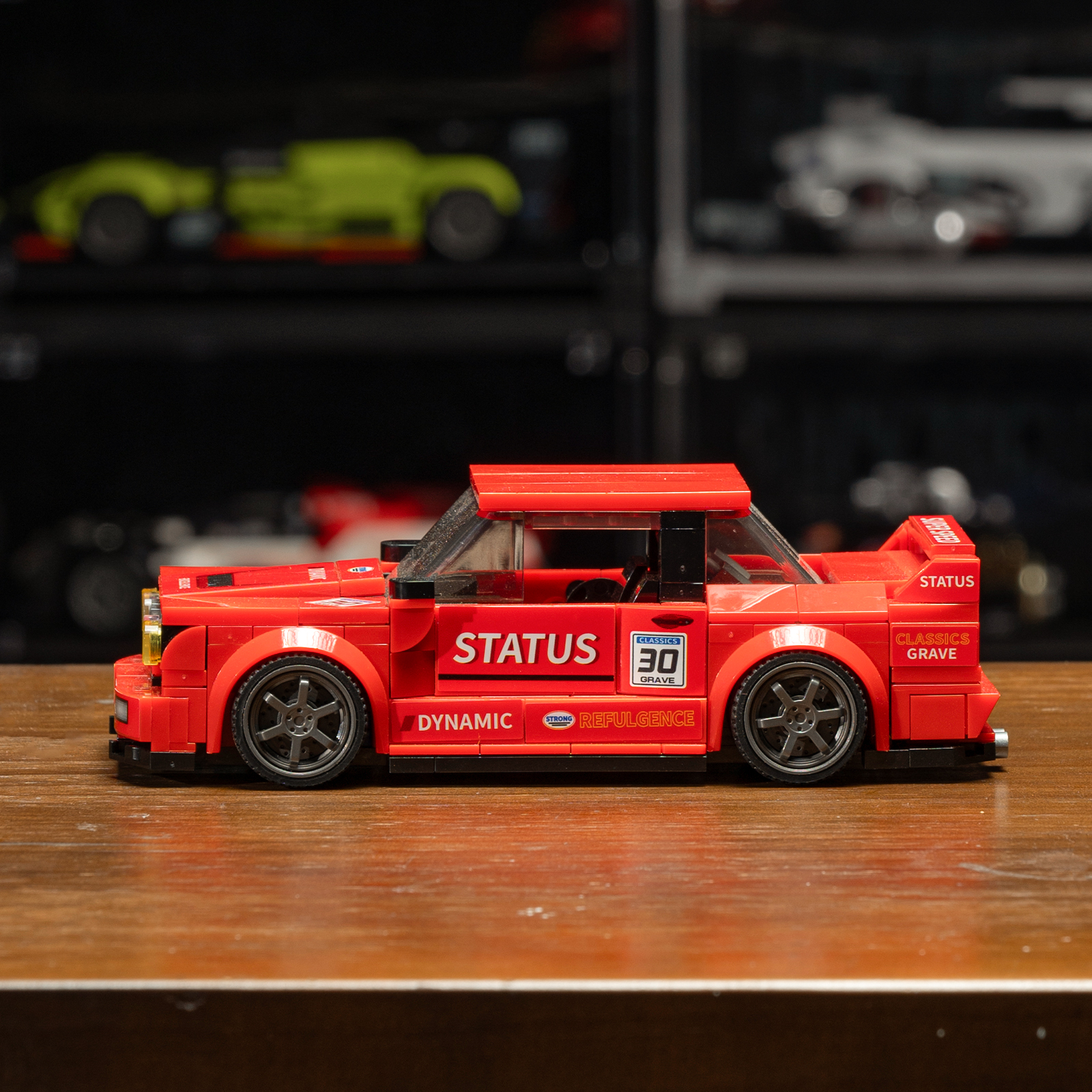 302PCS Red Classic Sports Car  - مراجعة Vintage Collectible Cars وسعره