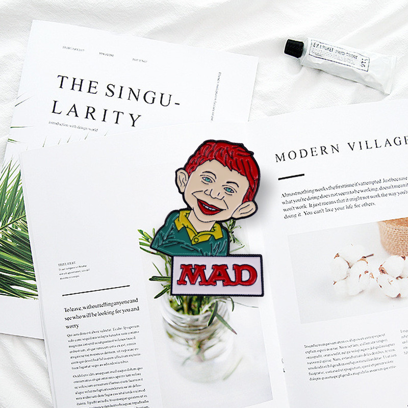 MAD Magazine Alfred E. Neuman  - مراجعة Vintage Collectible Pins وسعره