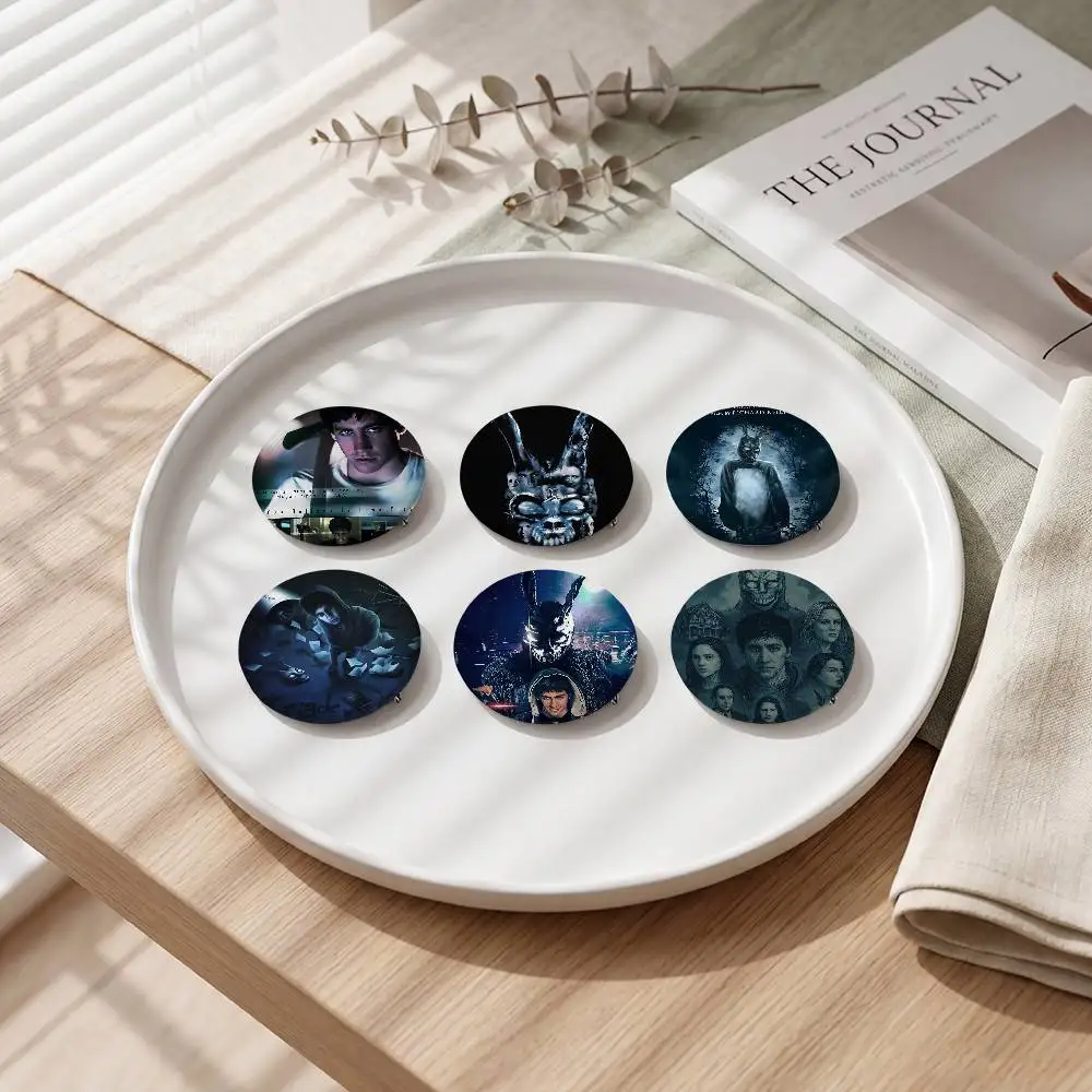 Movie Donnie Darko Vintage Ani - مراجعة Vintage Collectible Pins وسعره
