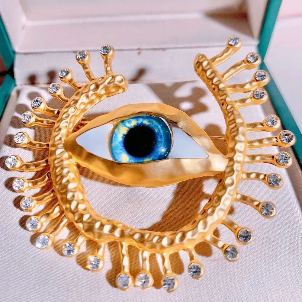 New Evil Eye Badges Cosplay An - مراجعة Vintage Collectible Pins وسعره
