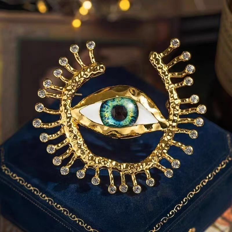 New Evil Eye Badges Cosplay An - مراجعة Vintage Collectible Pins وسعره