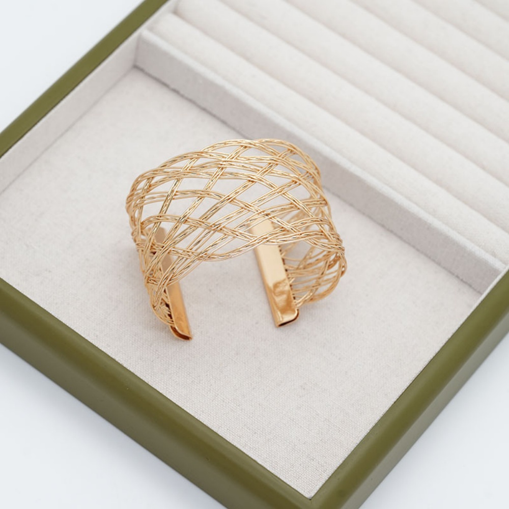 Hollow Pattern Bracelet Vintag - مراجعة Vintage Collectible Tins وسعره