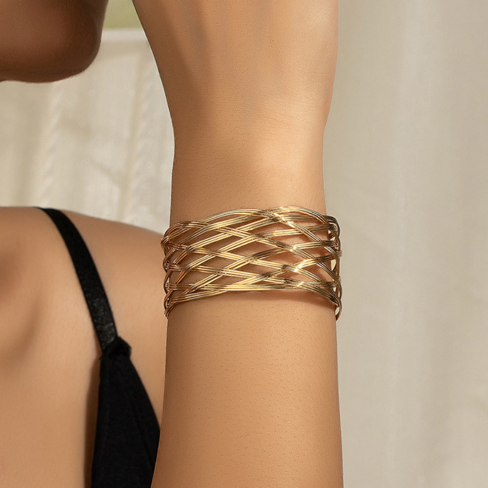 Hollow Pattern Bracelet Vintag - مراجعة Vintage Collectible Tins وسعره