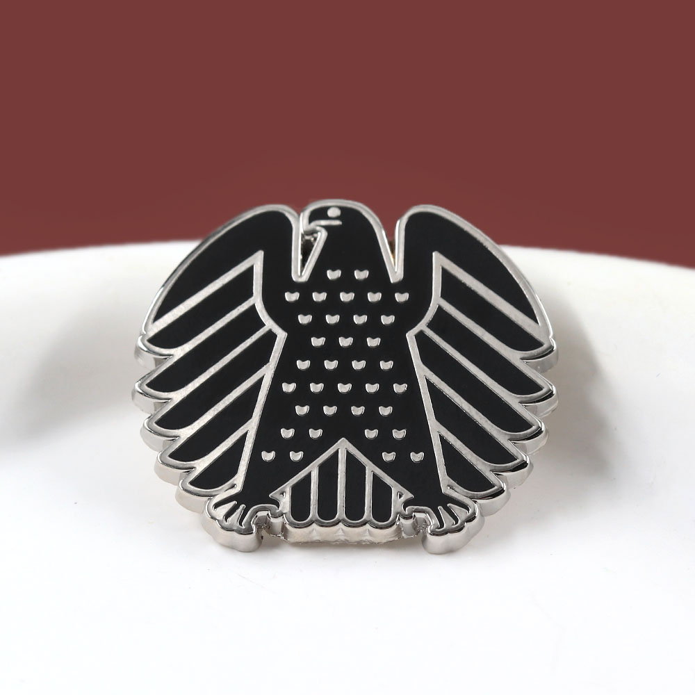German Federal Black Hawk Broo - مراجعة Vintage Collectible Pins وسعره