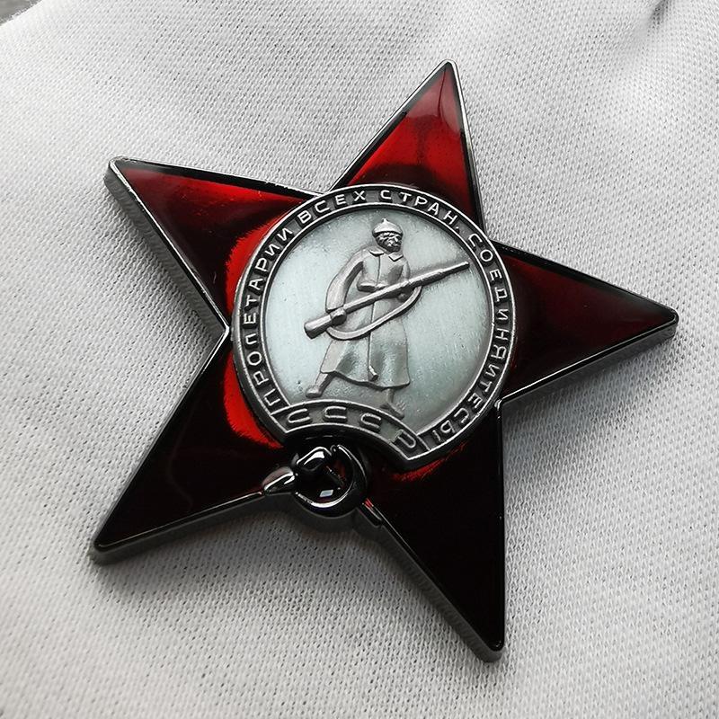 1Pc Red Star Badge Lapel Pins  - مراجعة Vintage Collectible Pins وسعره
