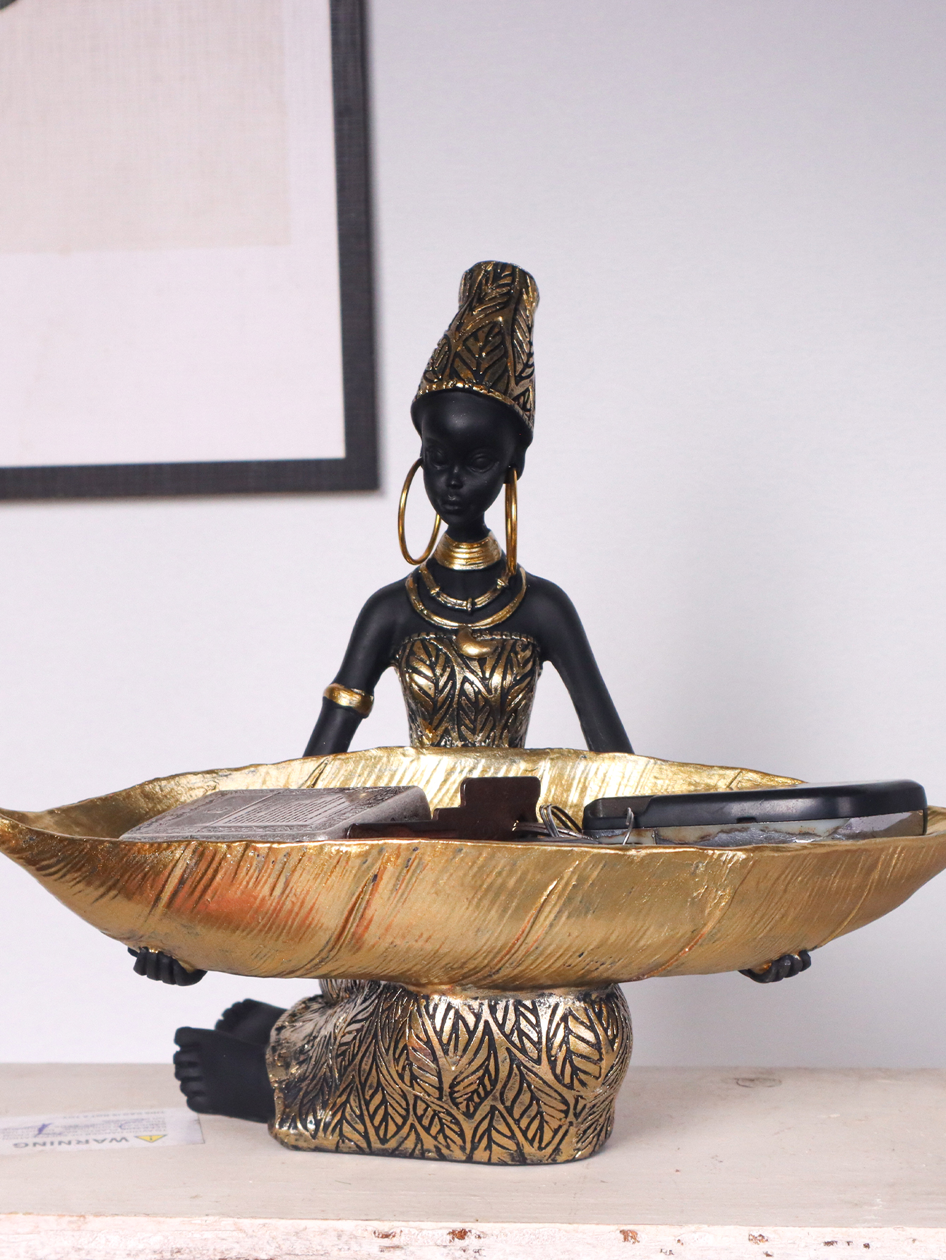 African Girl Holding a Plate S - مراجعة Vintage Collectible Ornaments وسعره
